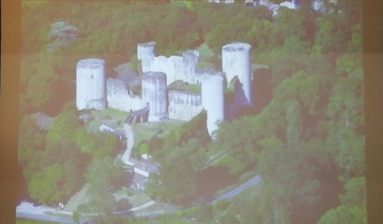 Au Grain D'orge Echire
